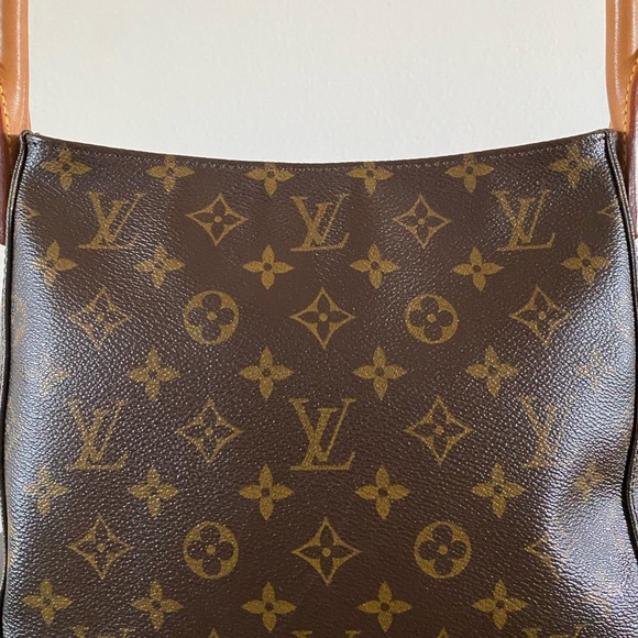 Monogram Canvas Looping MM - Picture 3 of 11